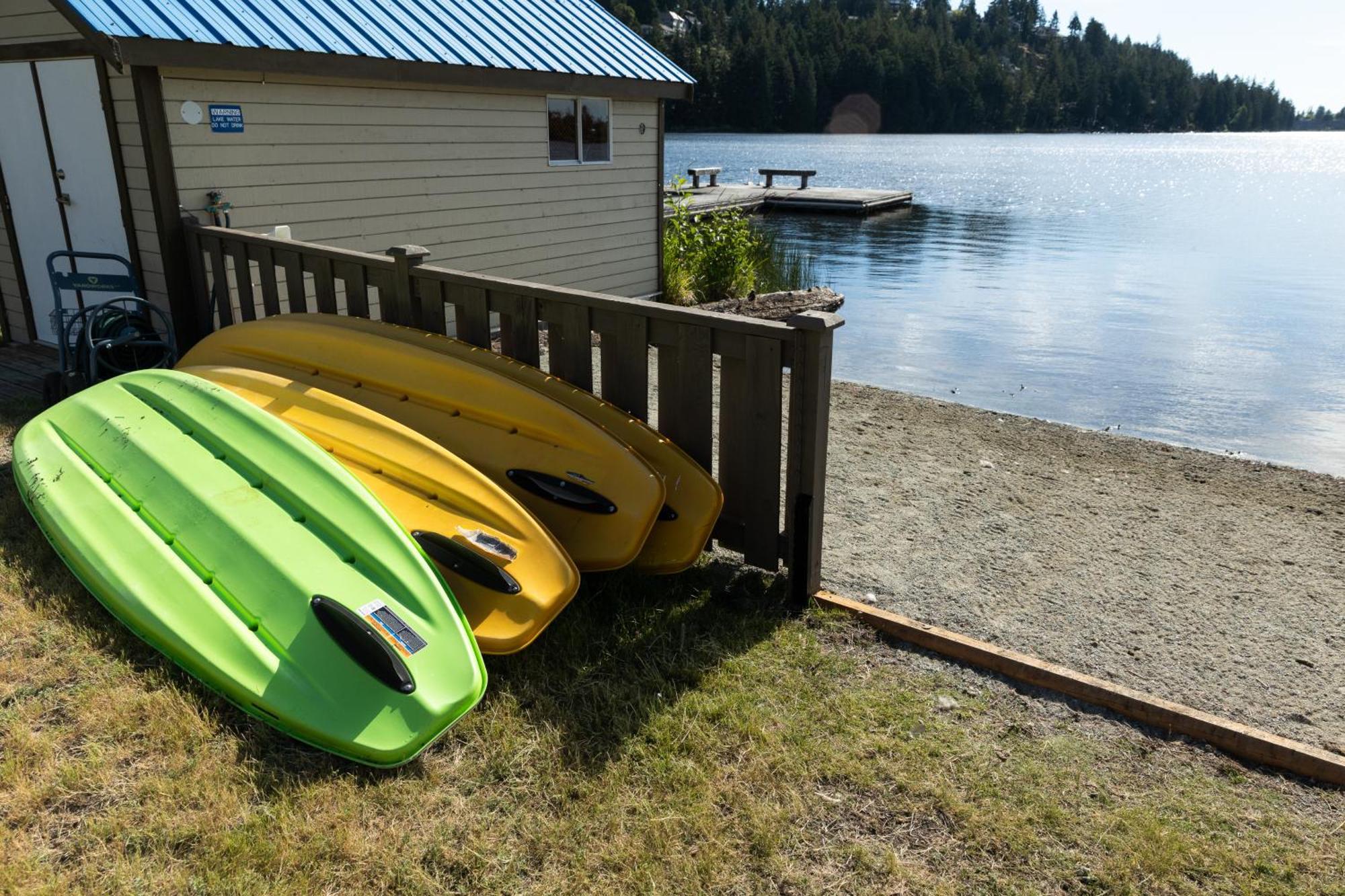 Inn On Long Lake Nanaimo Exterior foto