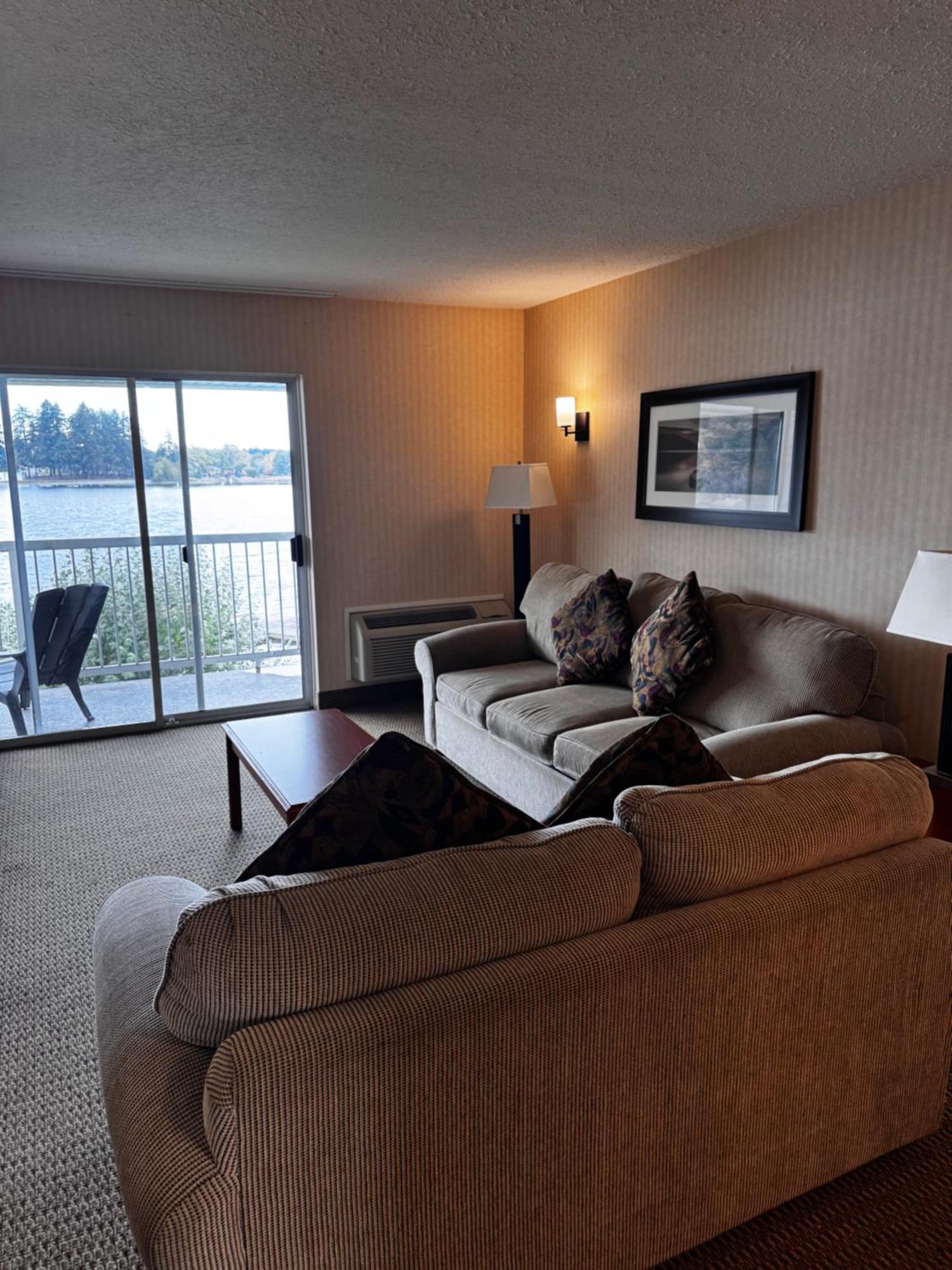 Inn On Long Lake Nanaimo Exterior foto