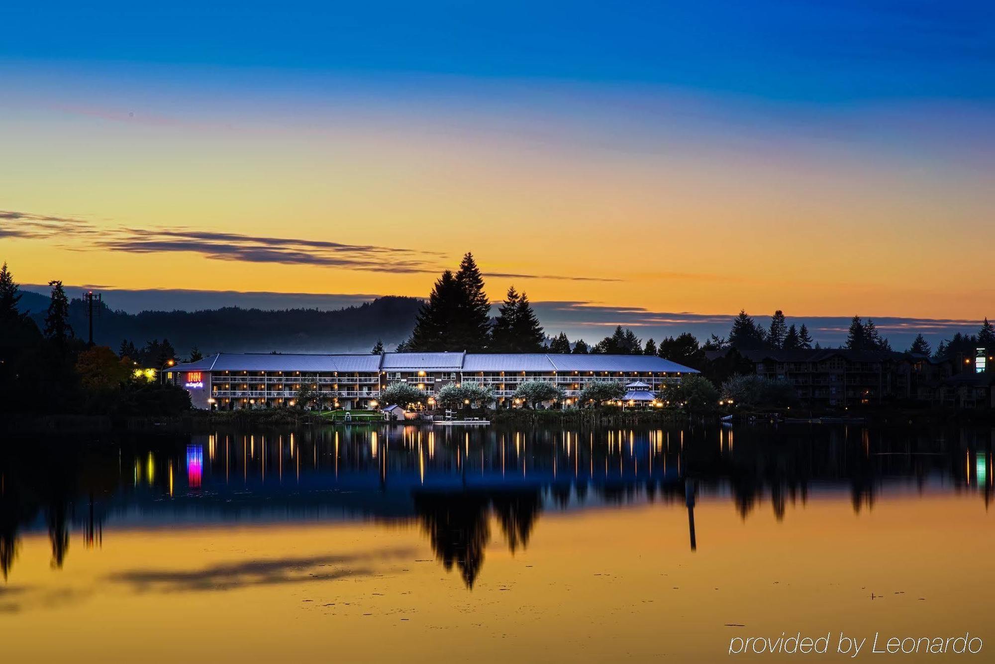 Inn On Long Lake Nanaimo Exterior foto
